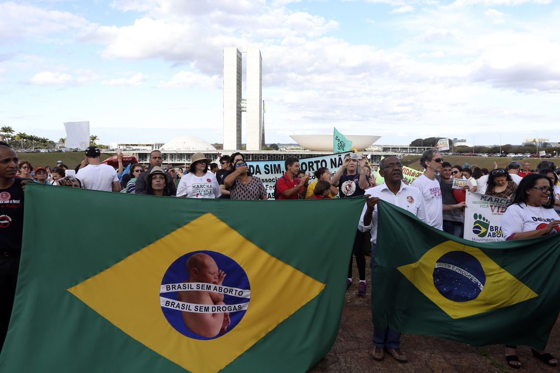 Marcha pela Vida toma Esplanada de Brasília